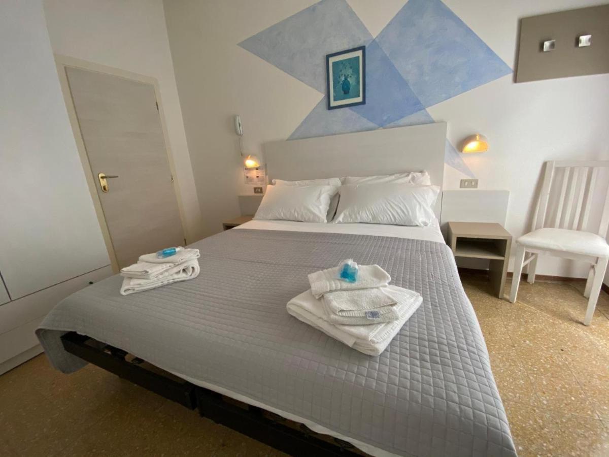 Alevon Hotel Римини Экстерьер фото