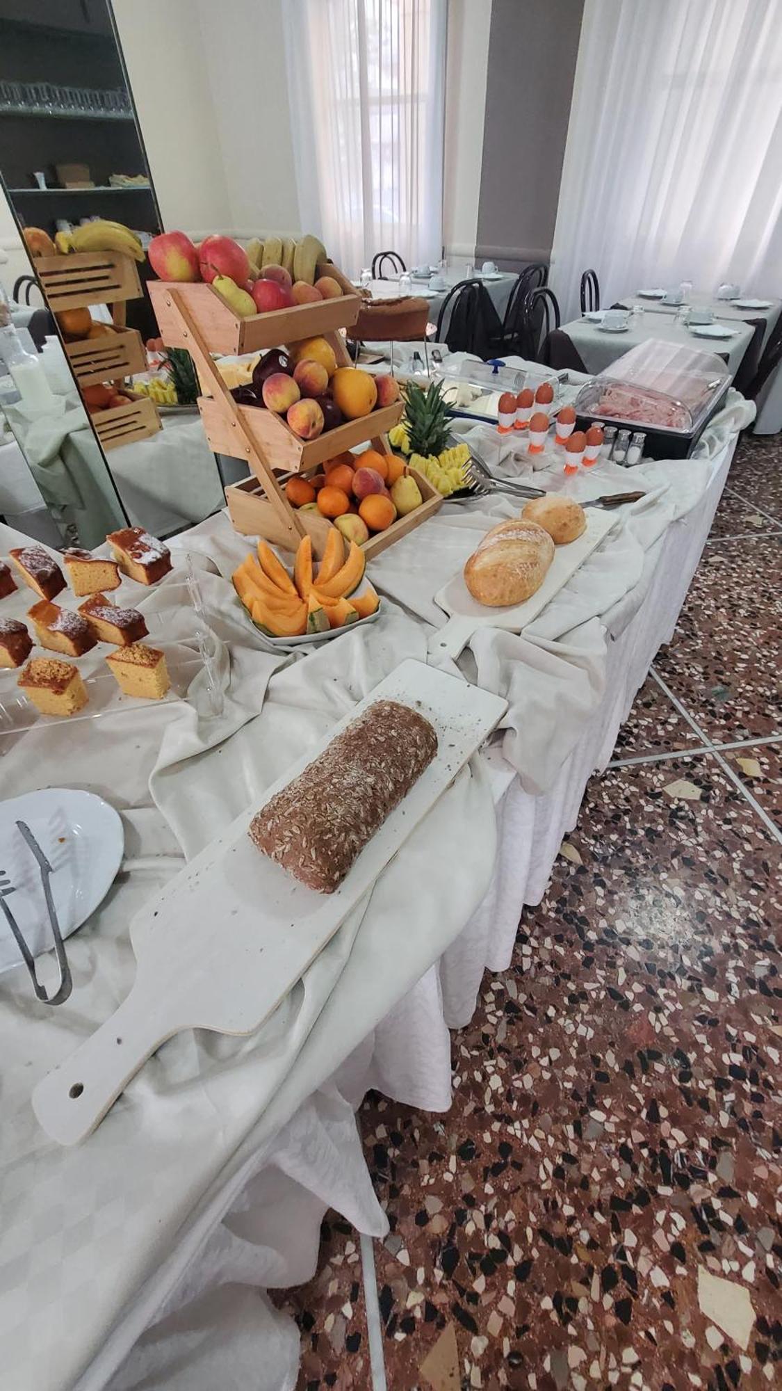 Alevon Hotel Римини Экстерьер фото