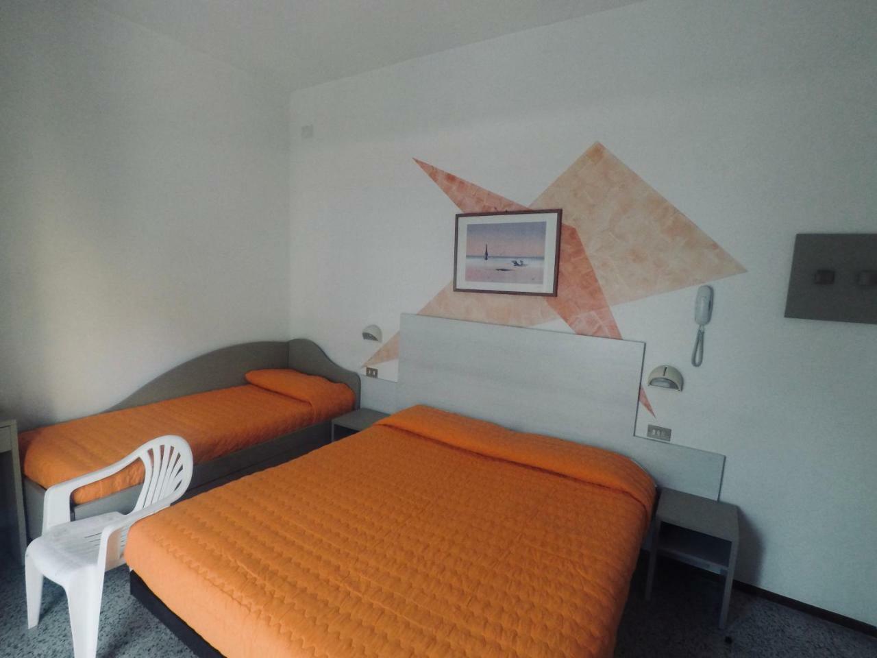 Alevon Hotel Римини Экстерьер фото
