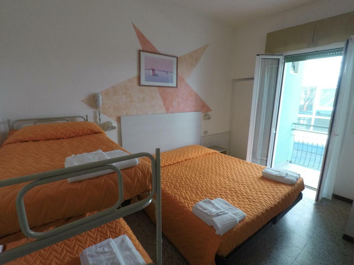 Alevon Hotel Римини Экстерьер фото